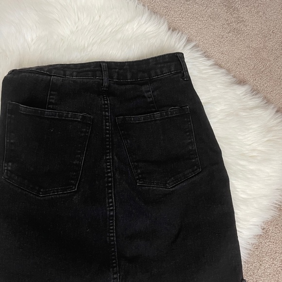 Black denim skirt - Picture 2 of 2
